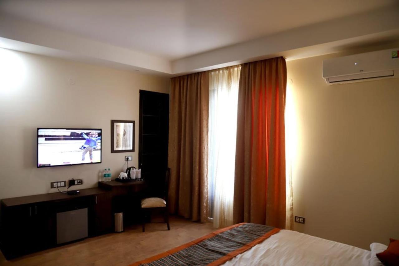 Country Inn Hotels & Resorts Vrindāvan Exterior foto