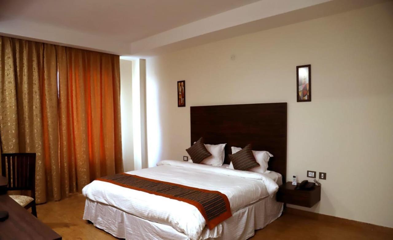 Country Inn Hotels & Resorts Vrindāvan Exterior foto