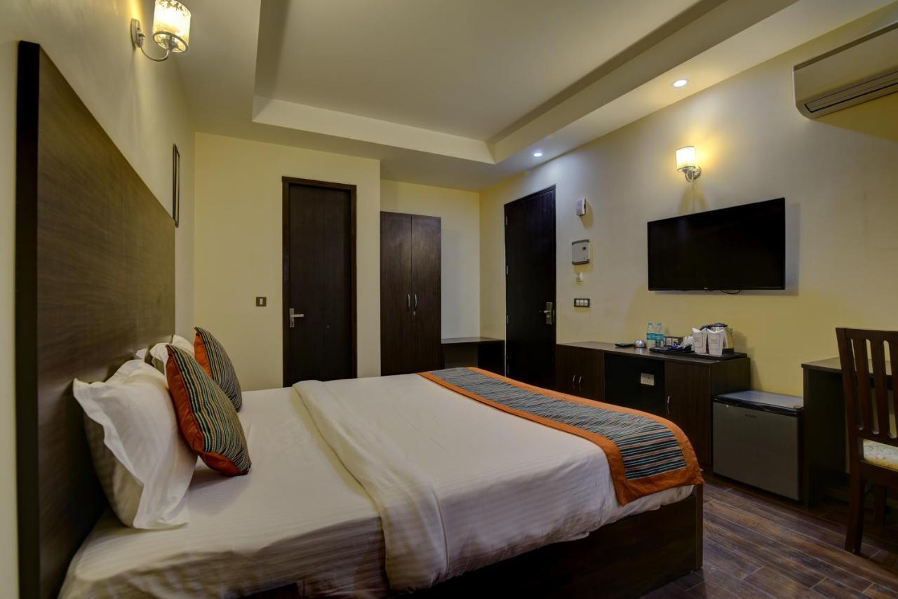 Country Inn Hotels & Resorts Vrindāvan Exterior foto