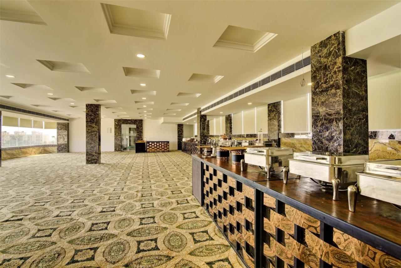 Country Inn Hotels & Resorts Vrindāvan Exterior foto