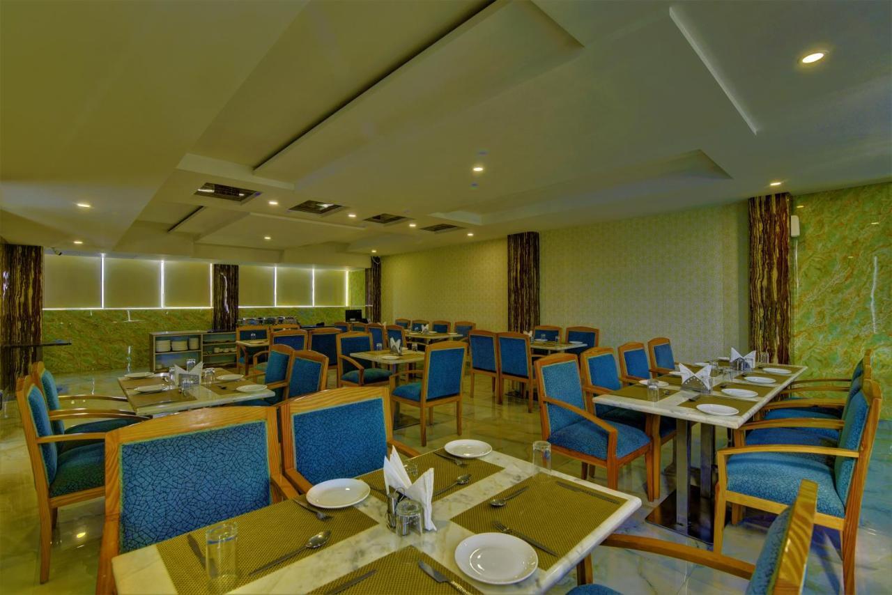 Country Inn Hotels & Resorts Vrindāvan Exterior foto