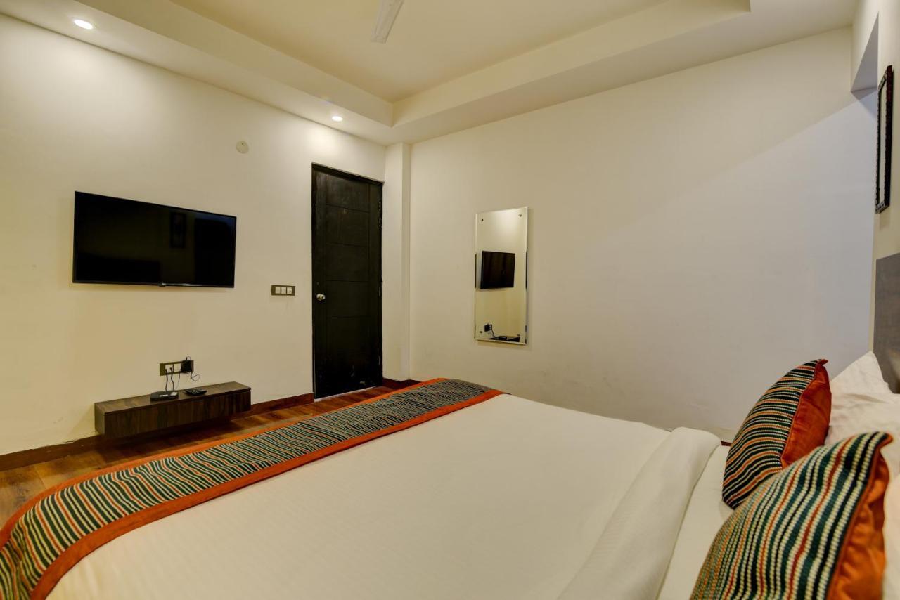 Country Inn Hotels & Resorts Vrindāvan Exterior foto