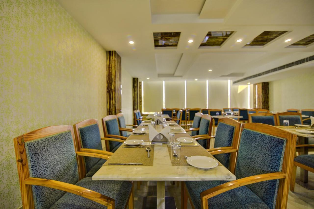 Country Inn Hotels & Resorts Vrindāvan Exterior foto
